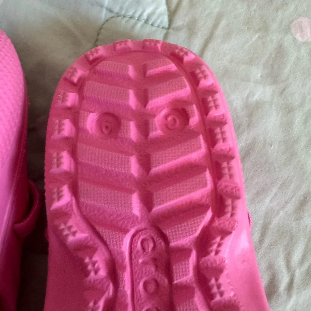 CROCS Kids Pink Sandals Toddler size 9